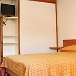 ホテル Aerel Aeroport ブラニャック